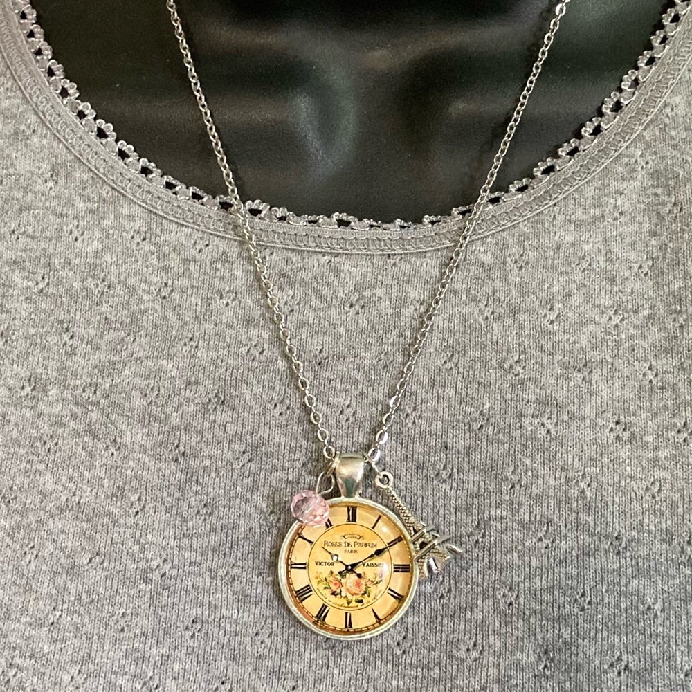 Roses de parfum Paris pendant with charms